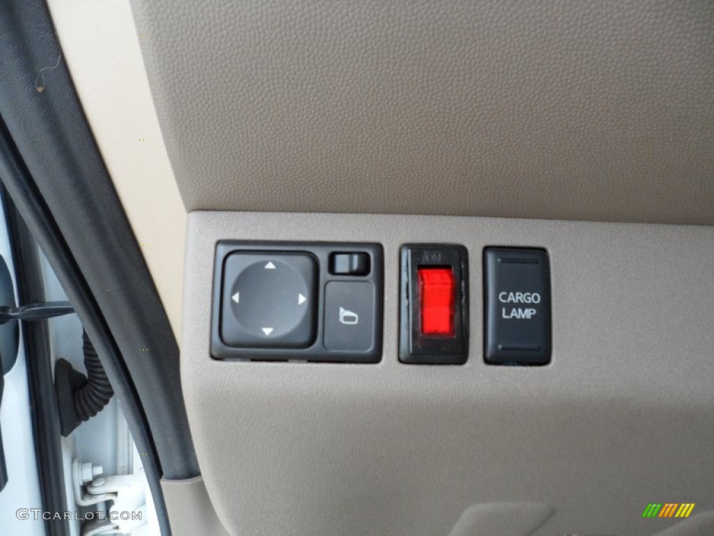 2008 Nissan Frontier SE Crew Cab Controls Photo #53220725