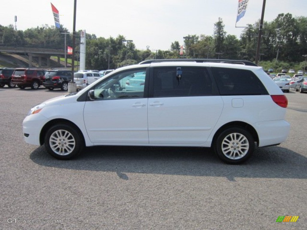 2010 Sienna LE AWD - Super White / Taupe photo #4
