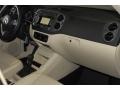 Deep Black Metallic - Tiguan SE Photo No. 32