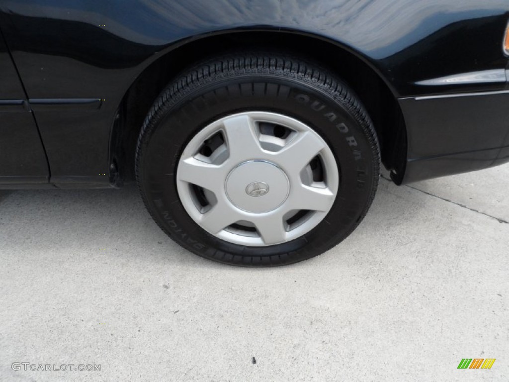 1996 Camry LE Sedan - Black / Beige photo #16