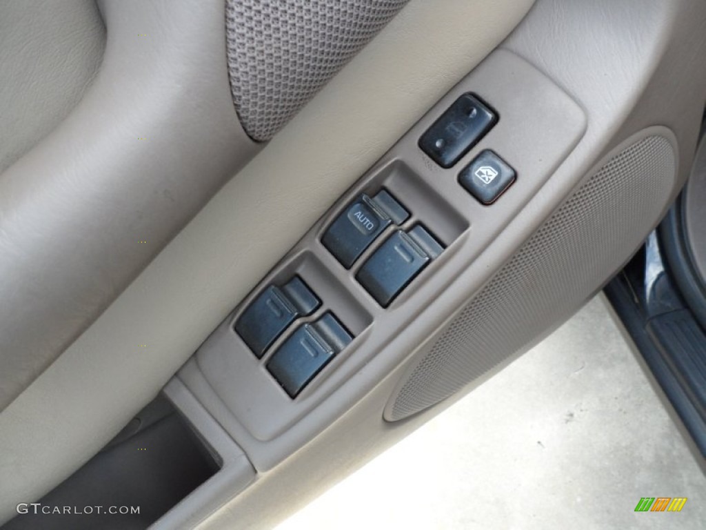 1996 Toyota Camry LE Sedan Controls Photo #53222651