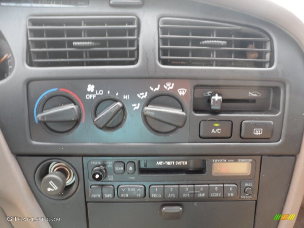 1996 Toyota Camry LE Sedan Controls Photos