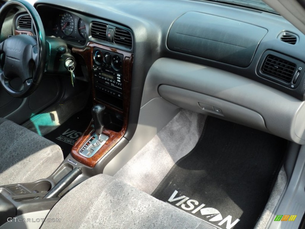 2000 Legacy GT Wagon - Black Granite Pearl / Gray photo #31