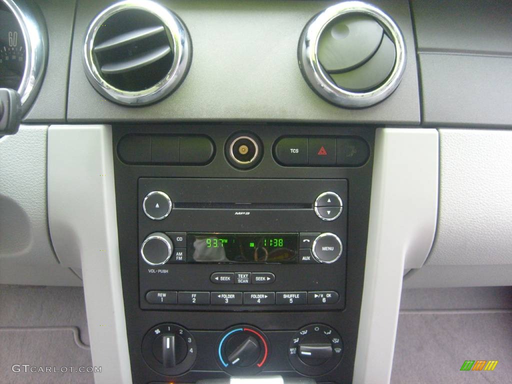 2008 Mustang V6 Premium Coupe - Brilliant Silver Metallic / Light Graphite photo #20