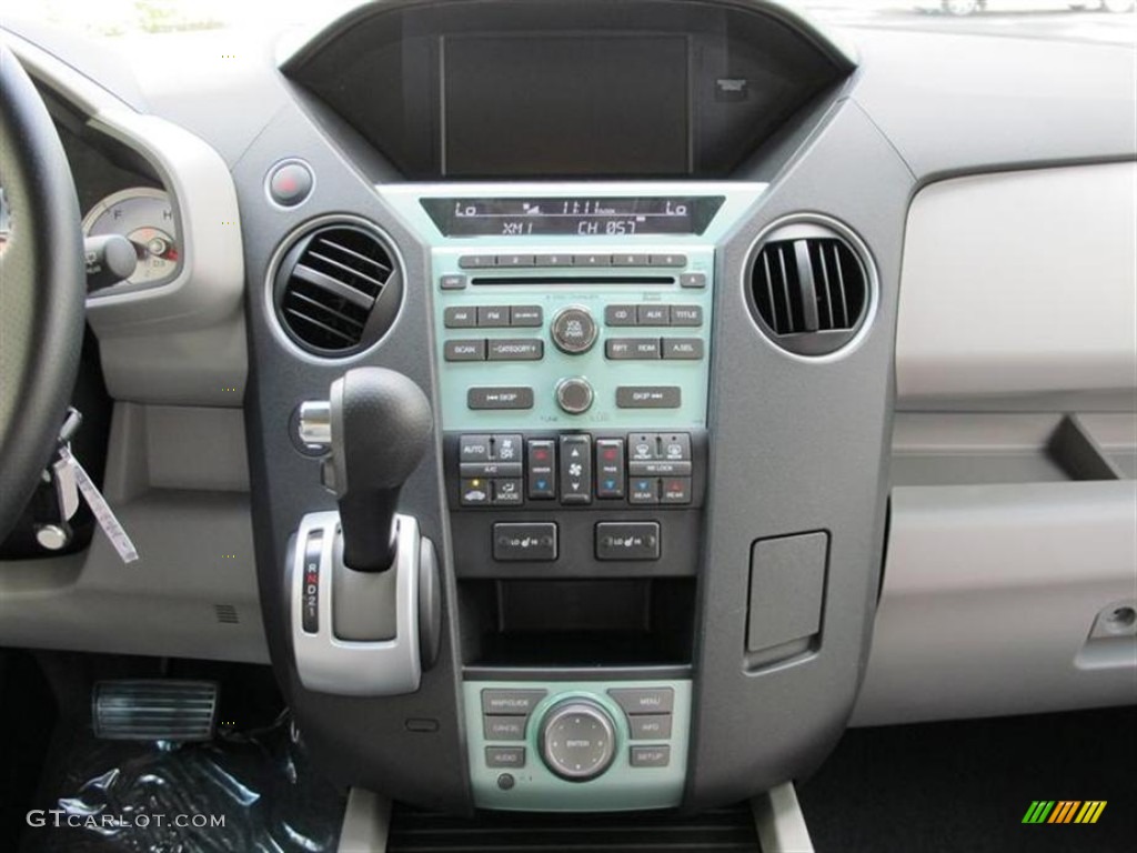 2011 Honda Pilot EX-L controls Photo #53234778
