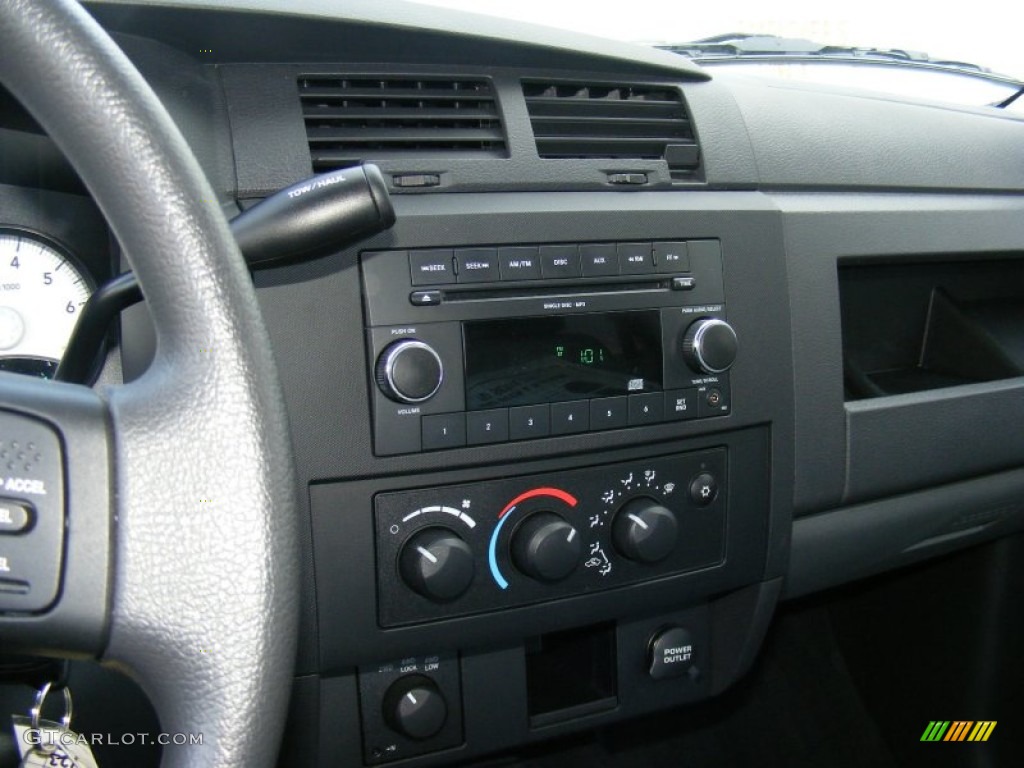 2010 Dakota Big Horn Crew Cab 4x4 - Mineral Gray Metallic / Dark Slate Gray/Medium Slate Gray photo #17