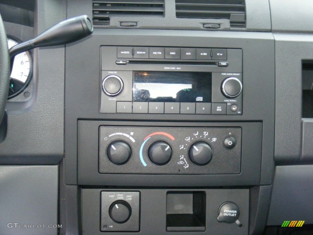 2010 Dakota Big Horn Crew Cab 4x4 - Mineral Gray Metallic / Dark Slate Gray/Medium Slate Gray photo #20