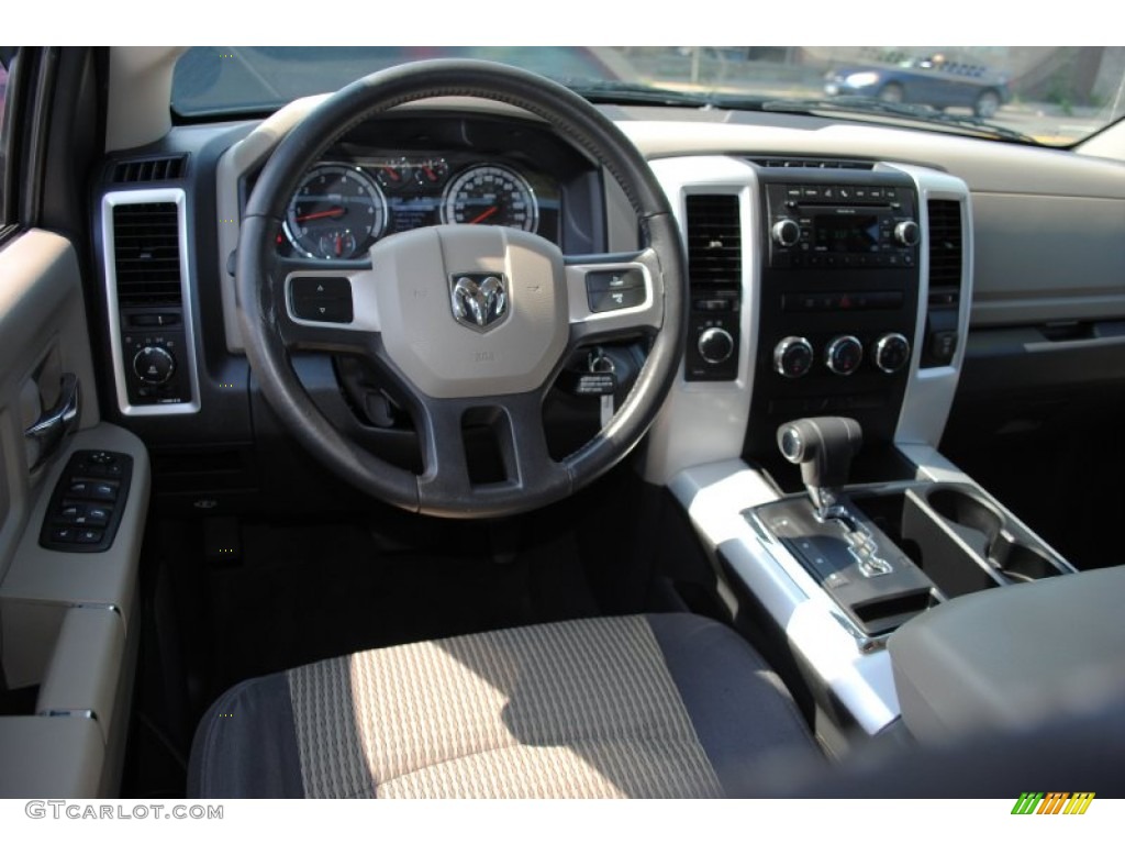 2010 Ram 1500 Big Horn Quad Cab 4x4 - Brilliant Black Crystal Pearl / Dark Slate/Medium Graystone photo #8