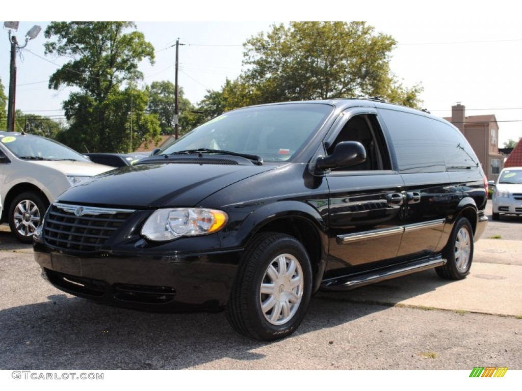 2005 Town & Country Touring - Brilliant Black / Medium Slate Gray photo #1