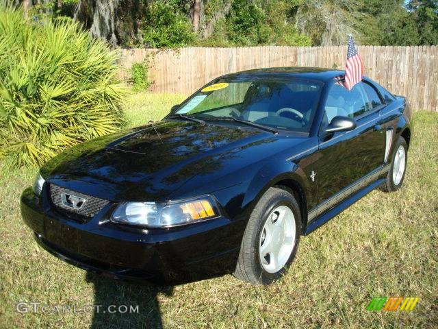 2003 Mustang V6 Coupe - Black / Dark Charcoal photo #1