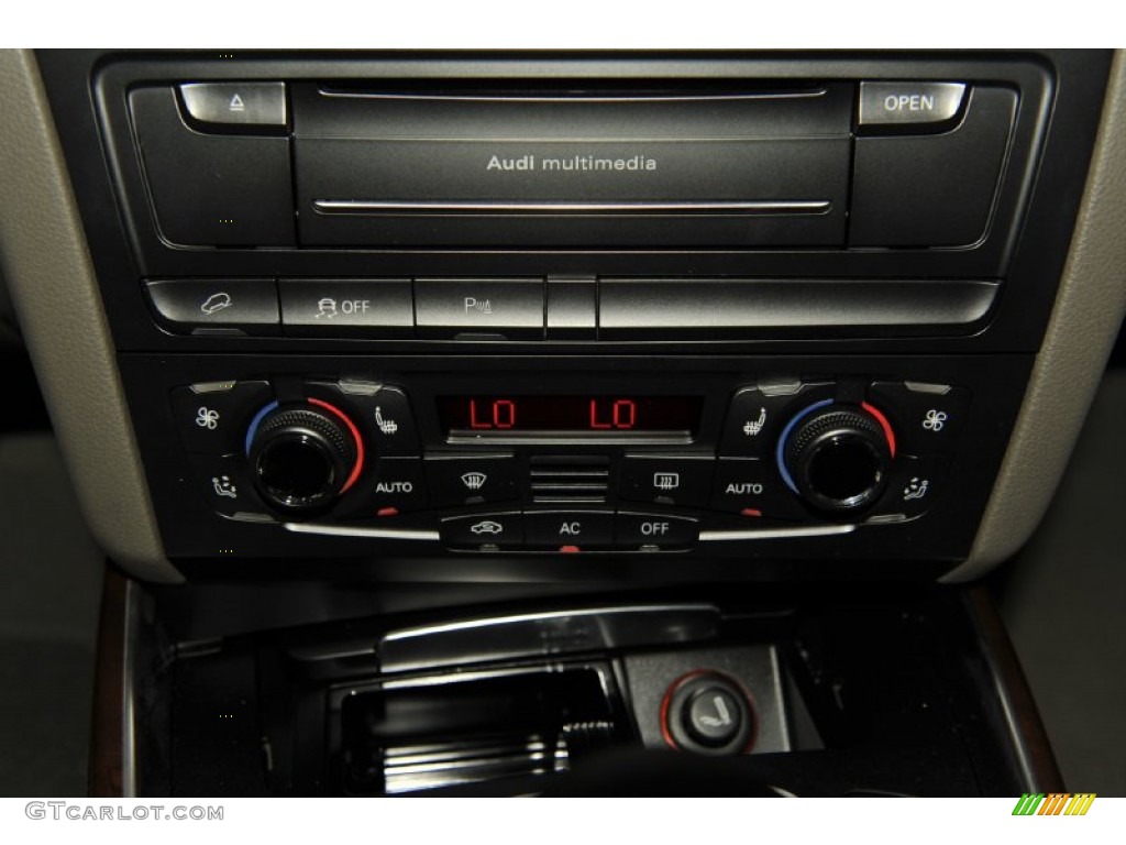 2012 Audi Q5 3.2 FSI quattro Controls Photo #53242038