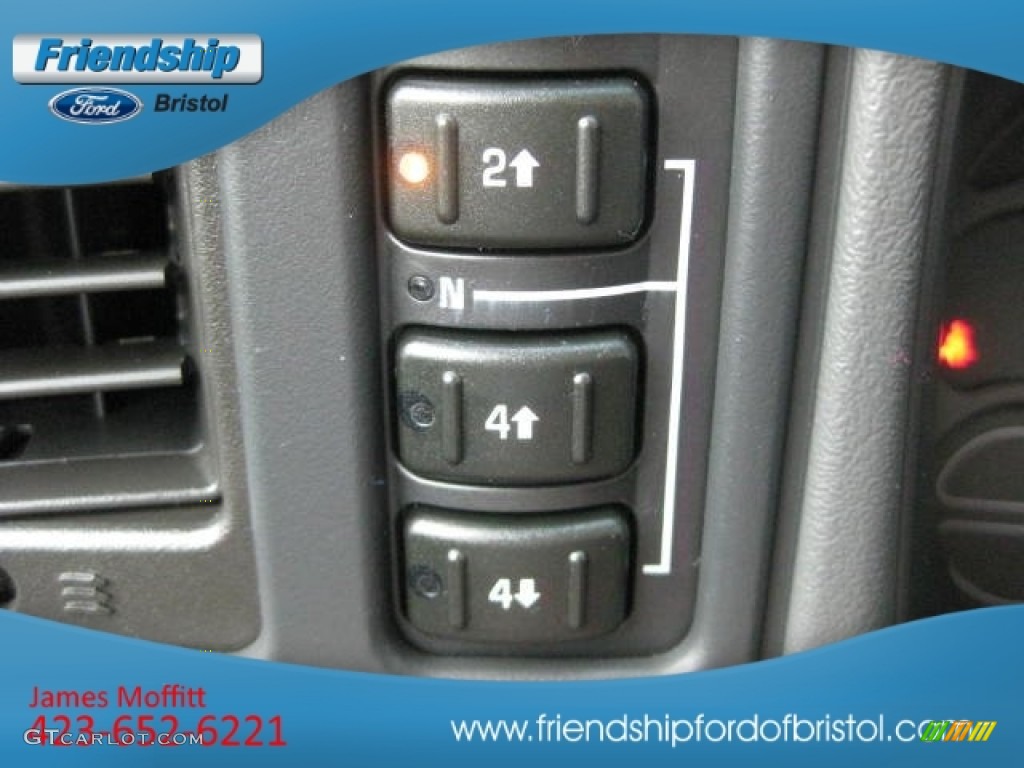 2003 Suburban 1500 Z71 4x4 - Black / Gray/Dark Charcoal photo #30