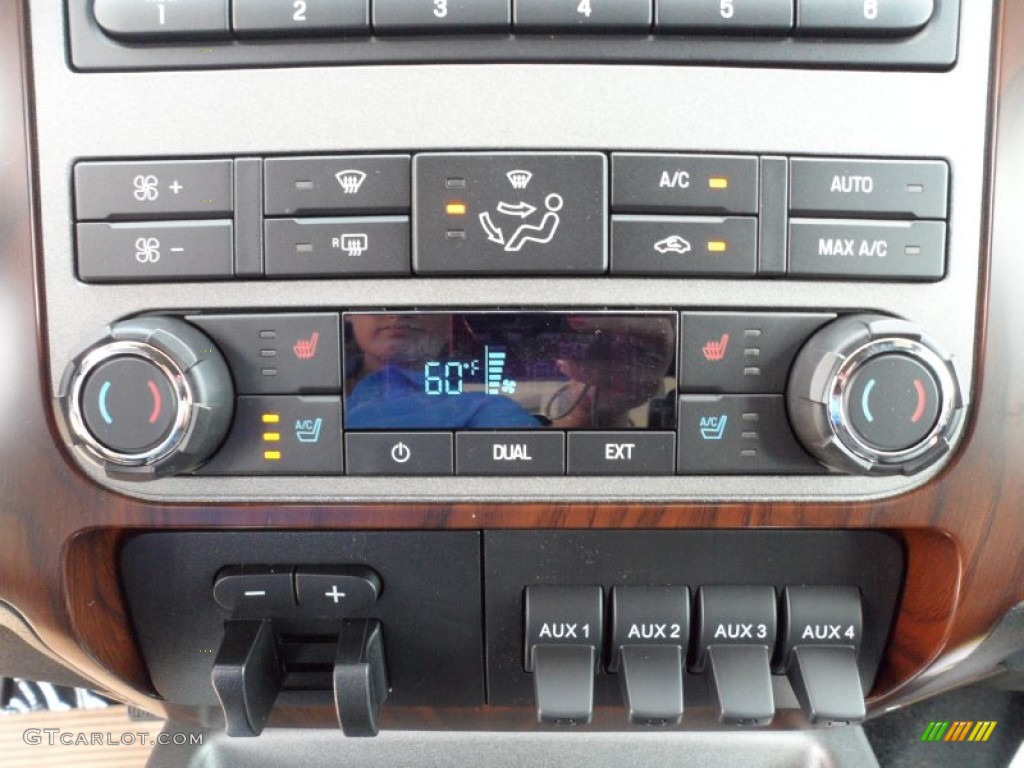 2012 Ford F250 Super Duty Lariat Crew Cab 4x4 Controls Photo #53249059