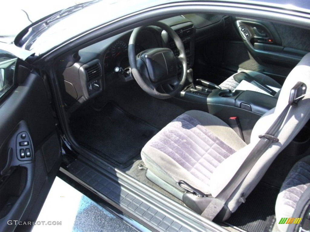Medium Gray Interior 2002 Chevrolet Camaro Coupe Photo #53249926