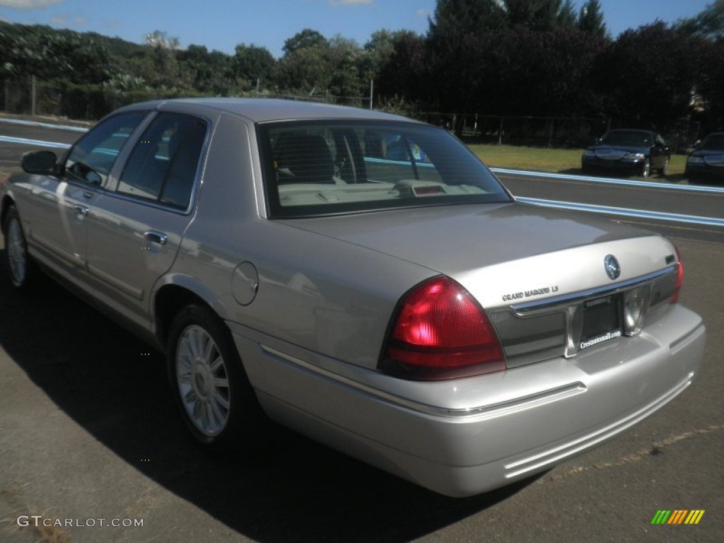 2011 Grand Marquis LS Ultimate Edition - Smokestone Metallic / Medium Light Stone photo #4