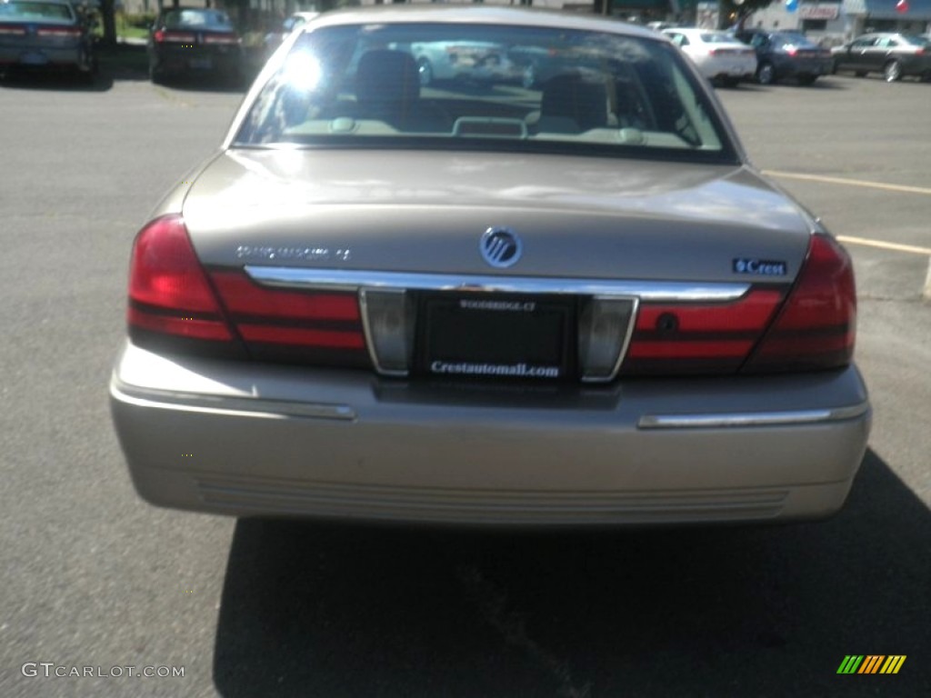 2004 Grand Marquis GS - Arizona Beige Metallic / Medium Parchment photo #5