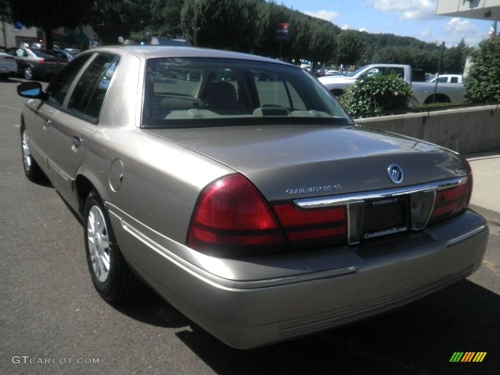 2004 Grand Marquis GS - Arizona Beige Metallic / Medium Parchment photo #6