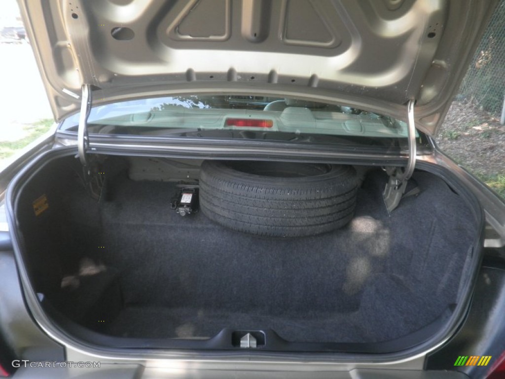 2004 Grand Marquis GS - Arizona Beige Metallic / Medium Parchment photo #7