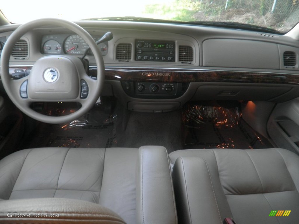 2004 Grand Marquis GS - Arizona Beige Metallic / Medium Parchment photo #10