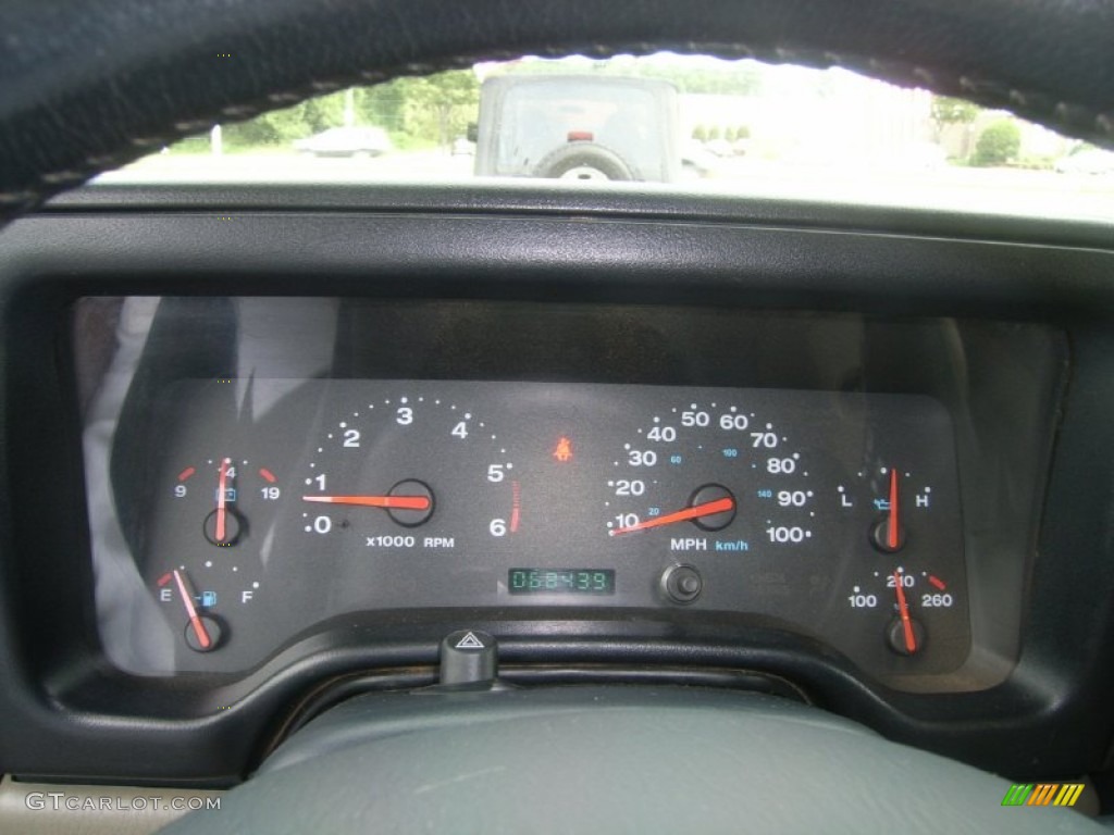 2004 Wrangler Sahara 4x4 - Light Khaki Metallic / Khaki photo #21
