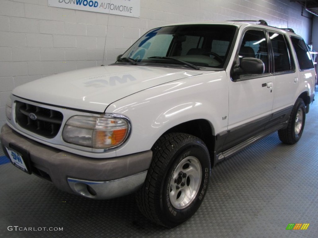 1999 Explorer XLT 4x4 - Oxford White / Medium Graphite Grey photo #2