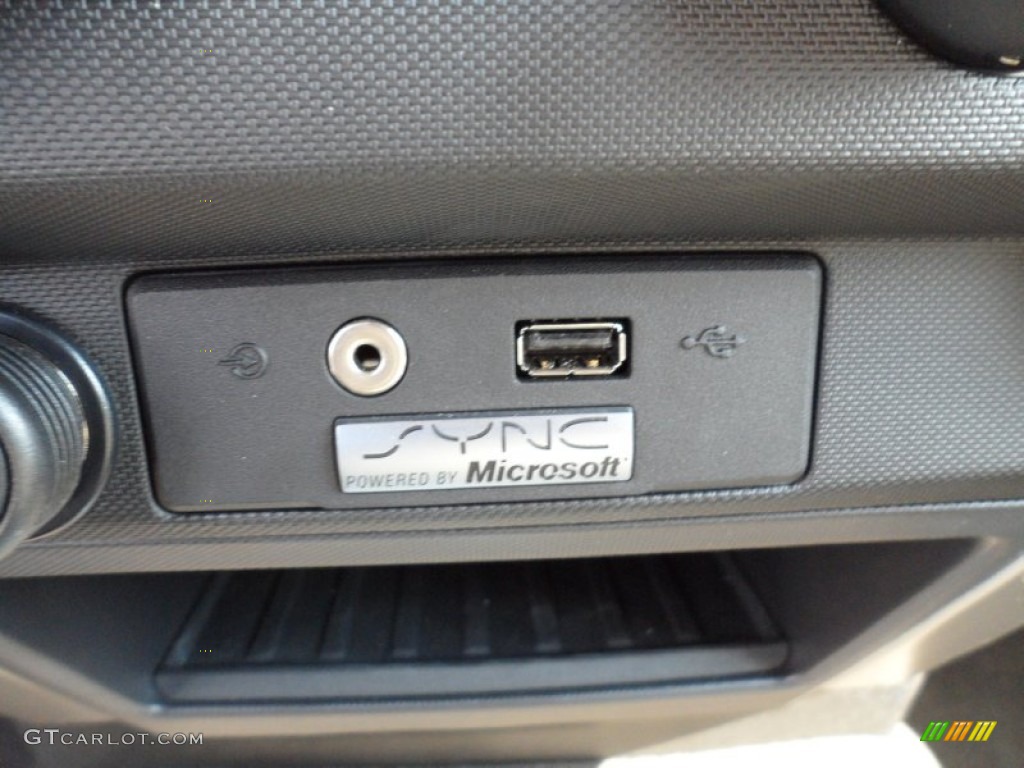 2010 F150 XLT SuperCrew - Sterling Grey Metallic / Medium Stone photo #40