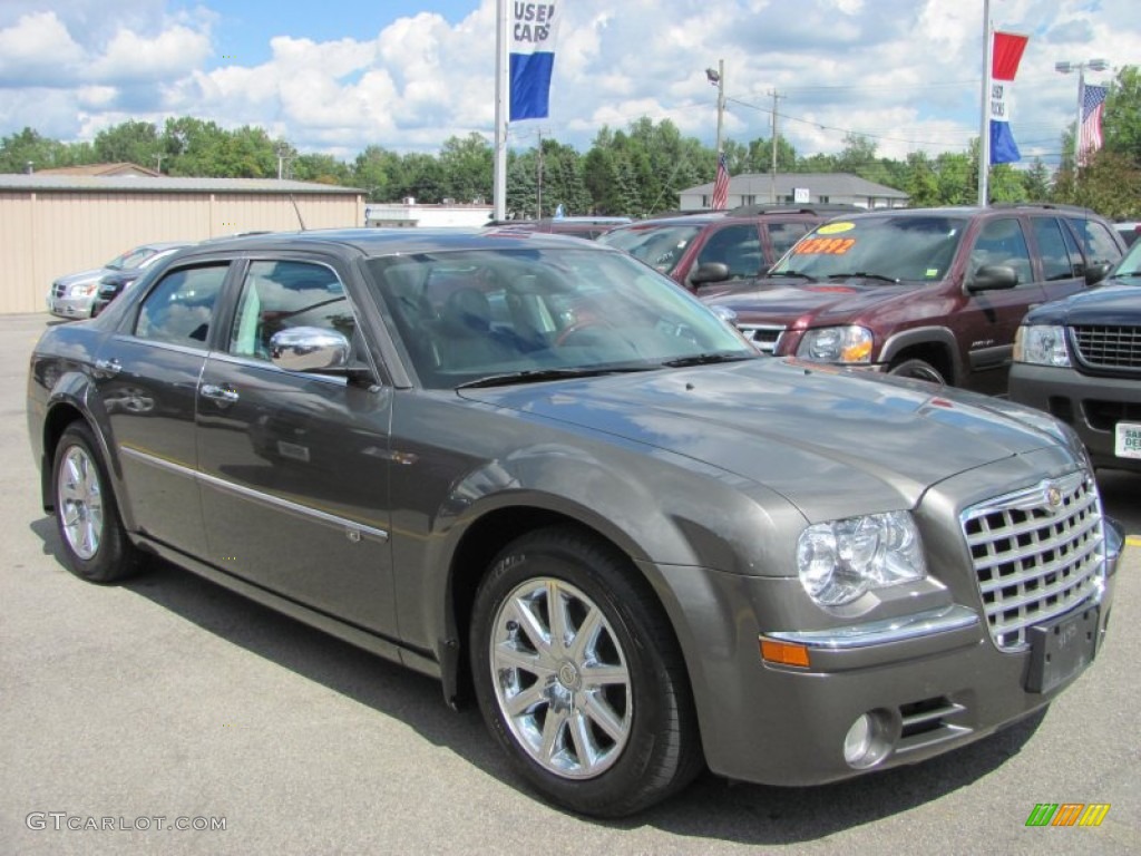 2008 300 C HEMI - Dark Titanium Metallic / Dark Slate Gray photo #23