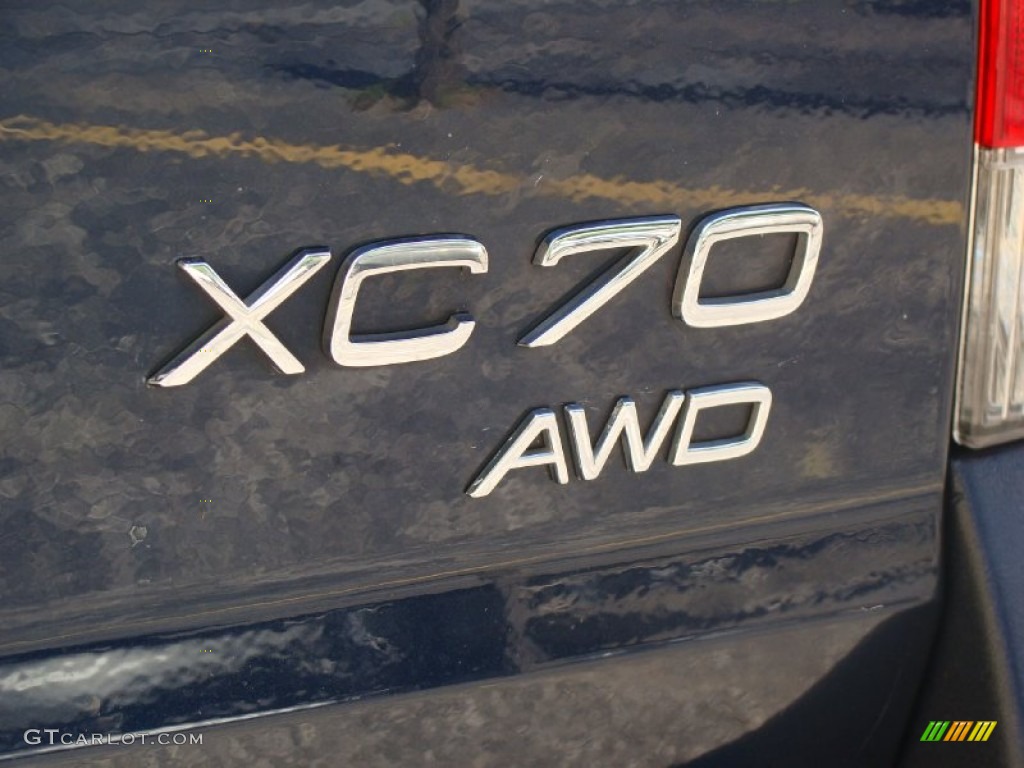 2004 XC70 AWD - Nautic Blue Metallic / Beige/Light Sand photo #9