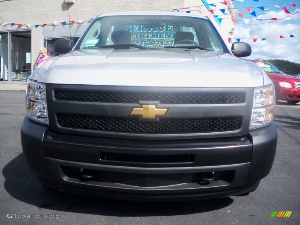 2011 Silverado 1500 Regular Cab 4x4 - Sheer Silver Metallic / Dark Titanium photo #2