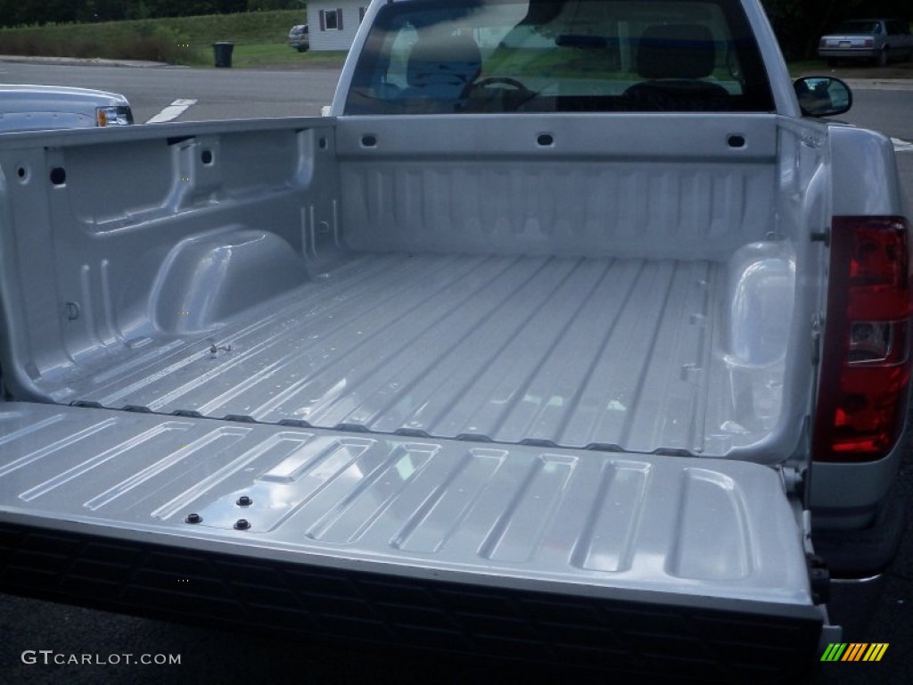2011 Silverado 1500 Regular Cab 4x4 - Sheer Silver Metallic / Dark Titanium photo #12