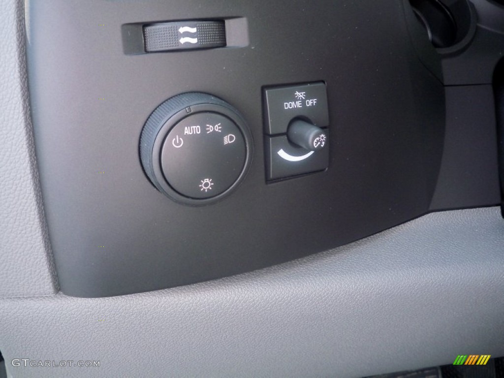 2011 Silverado 1500 Regular Cab 4x4 - Sheer Silver Metallic / Dark Titanium photo #21