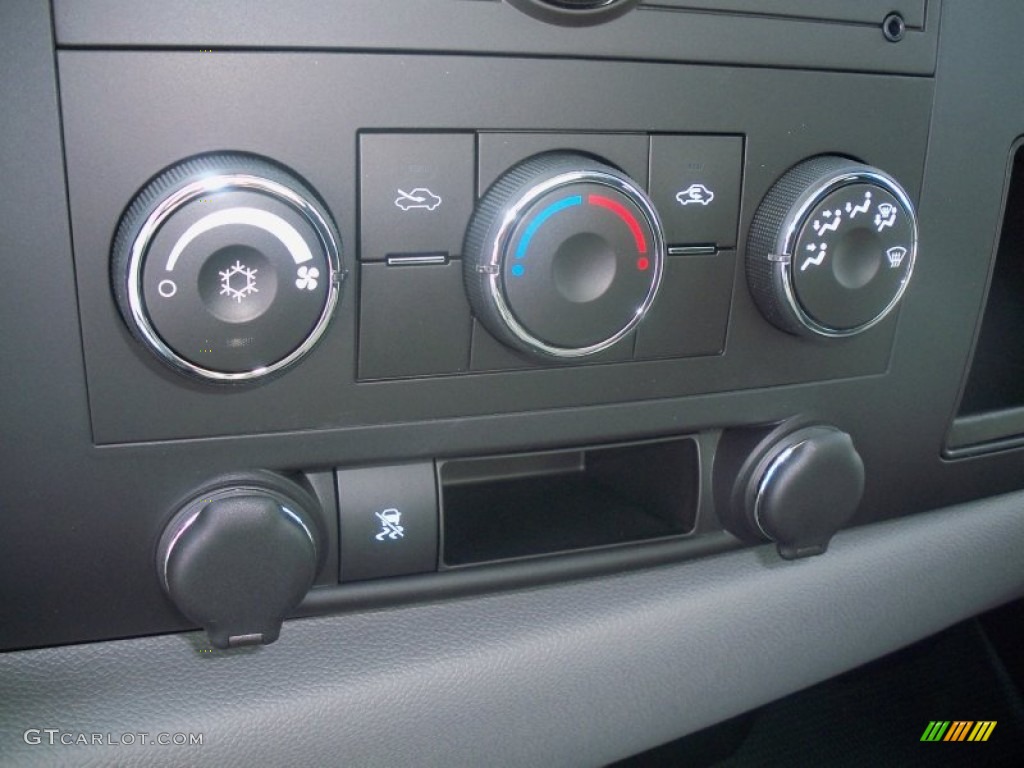 2011 Silverado 1500 Regular Cab 4x4 - Sheer Silver Metallic / Dark Titanium photo #22