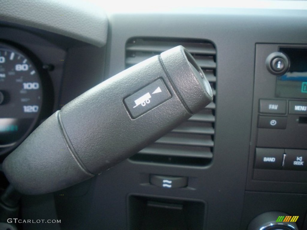 2011 Silverado 1500 Regular Cab 4x4 - Sheer Silver Metallic / Dark Titanium photo #24