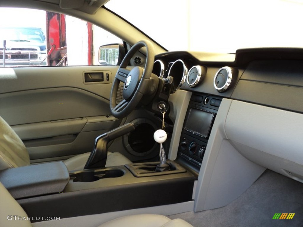 2005 Mustang GT Deluxe Coupe - Torch Red / Light Graphite photo #13