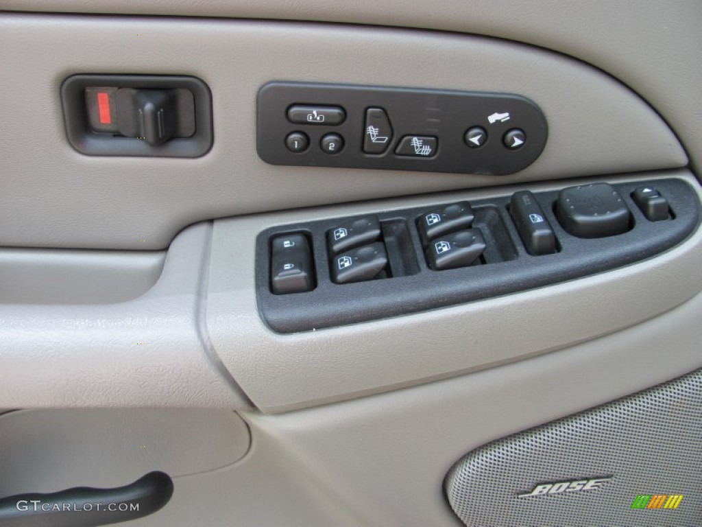 2004 Tahoe LS 4x4 - Black / Tan/Neutral photo #8