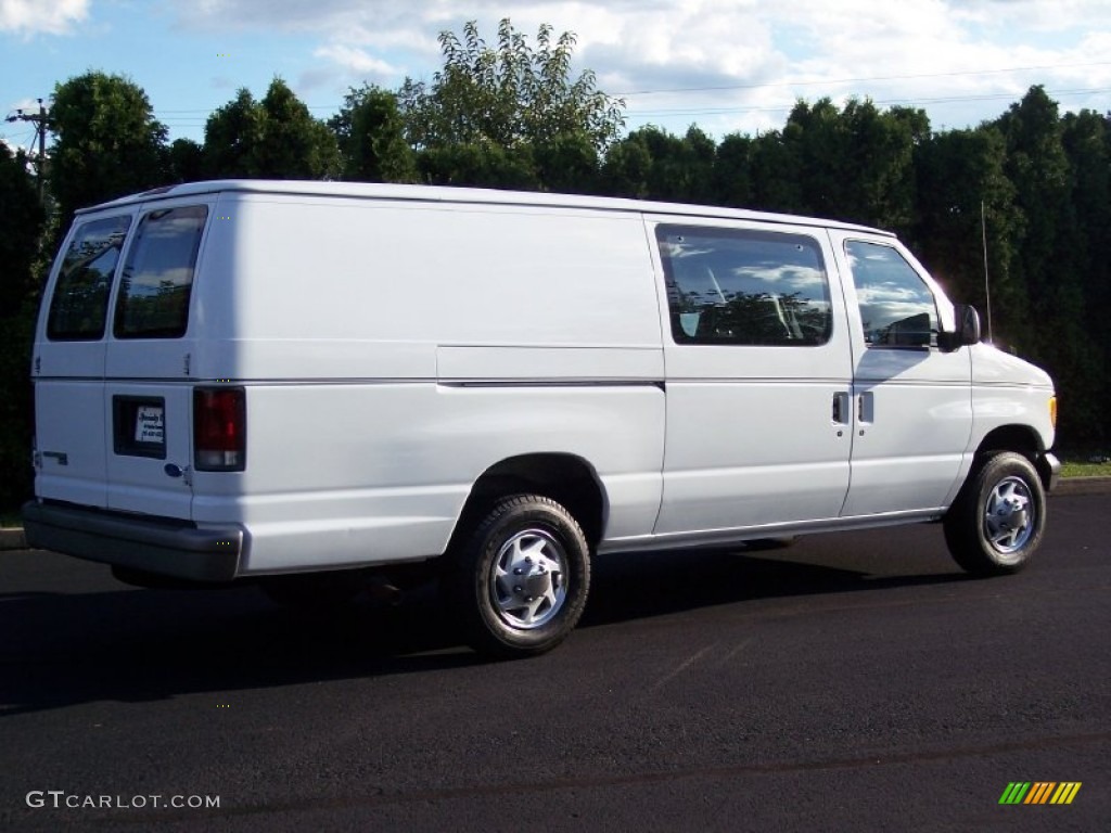 1996 E Series Van E250 Commercial Extended - Oxford White / Medium Gray photo #14