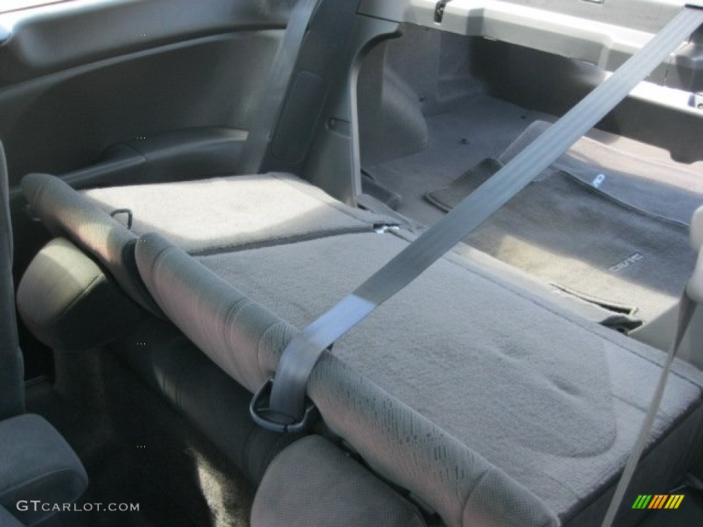 2005 Civic LX Coupe - Satin Silver Metallic / Black photo #15