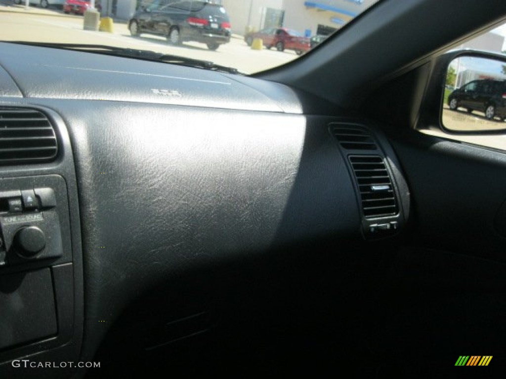 2005 Civic LX Coupe - Satin Silver Metallic / Black photo #27