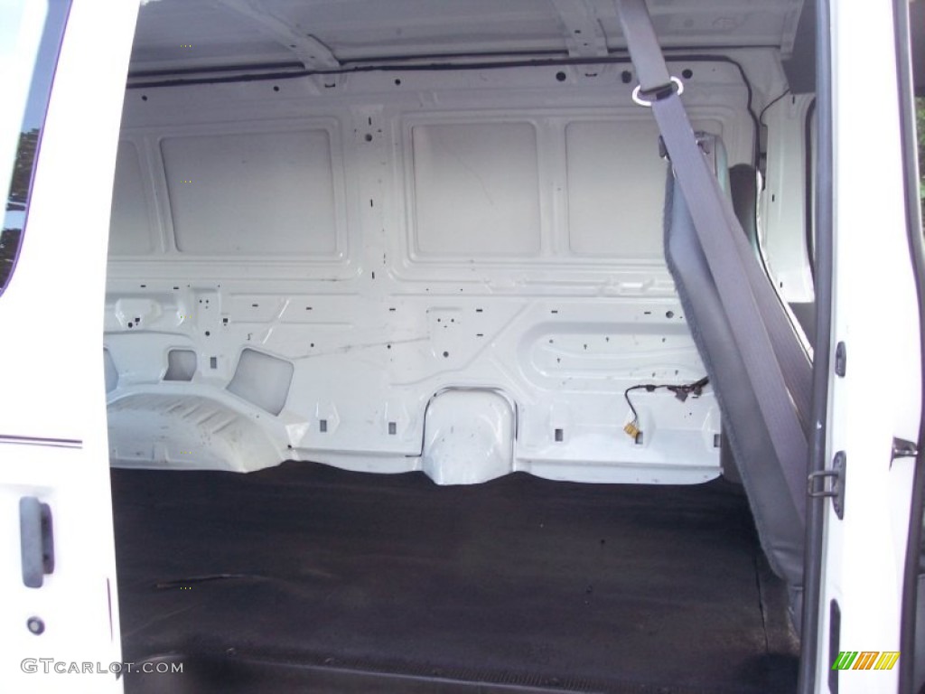 1996 E Series Van E250 Commercial Extended - Oxford White / Medium Gray photo #45