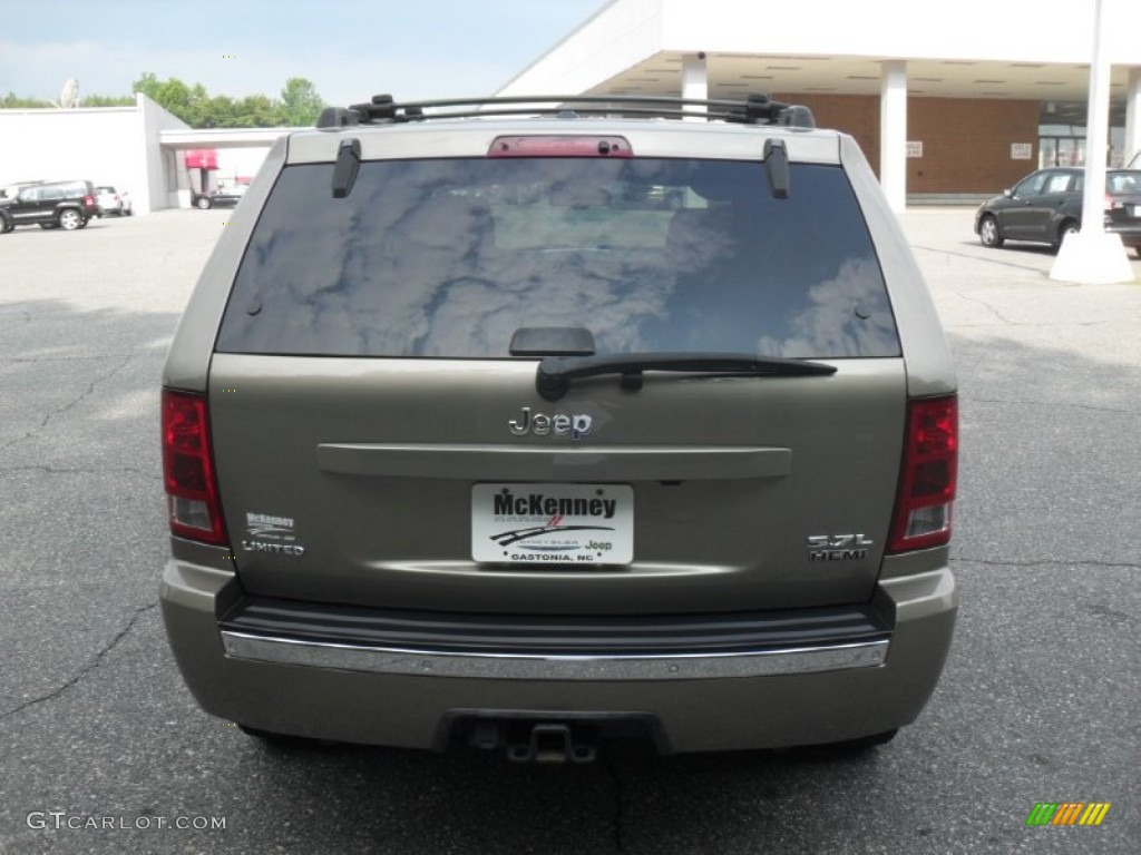 2006 Grand Cherokee Limited - Light Khaki Metallic / Dark Khaki/Light Graystone photo #3