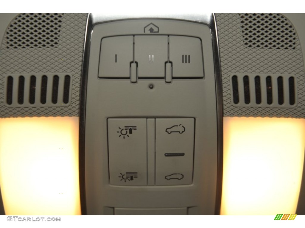2008 Audi Q7 4.2 Premium quattro Controls Photo #53269528