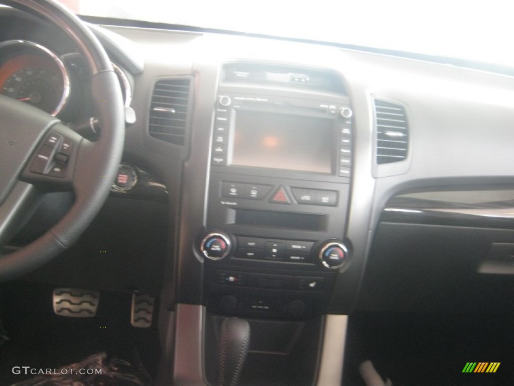 2012 Sorento SX V6 - Bright Silver / Black photo #7