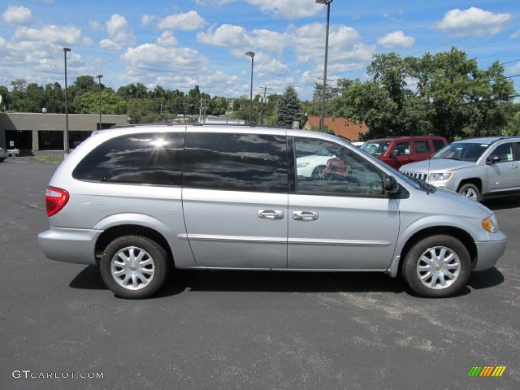 2002 Town & Country EX - Bright Silver Metallic / Taupe photo #2