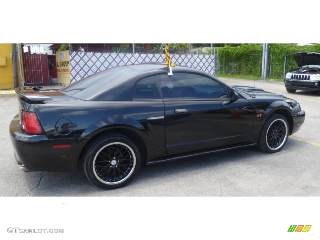 2002 Mustang GT Coupe - Black / Dark Charcoal photo #6
