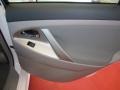 Super White - Camry SE Photo No. 23