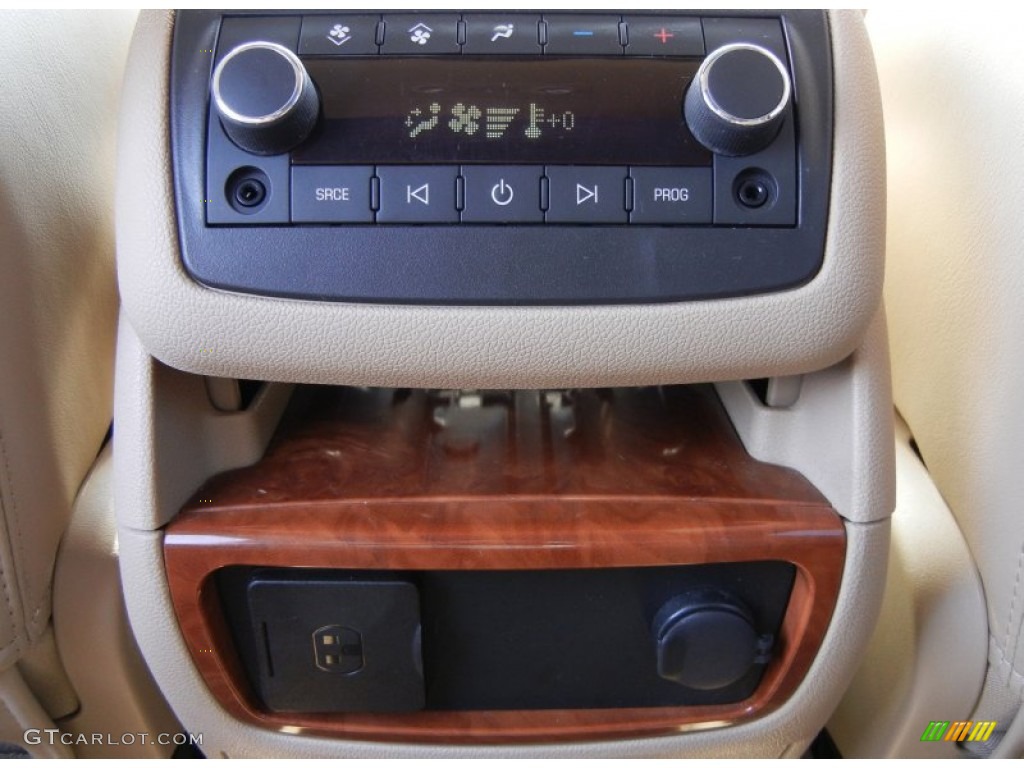 2008 Saturn Outlook XR Controls Photo #53281416