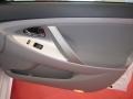 Super White - Camry SE Photo No. 25