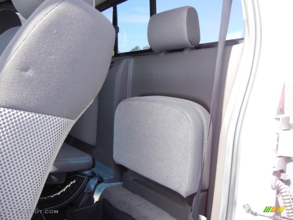 2009 Equator Premium Extended Cab - Glacier White / Graphite photo #15