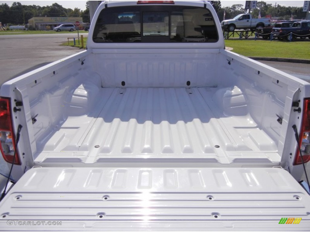 2009 Equator Premium Extended Cab - Glacier White / Graphite photo #24
