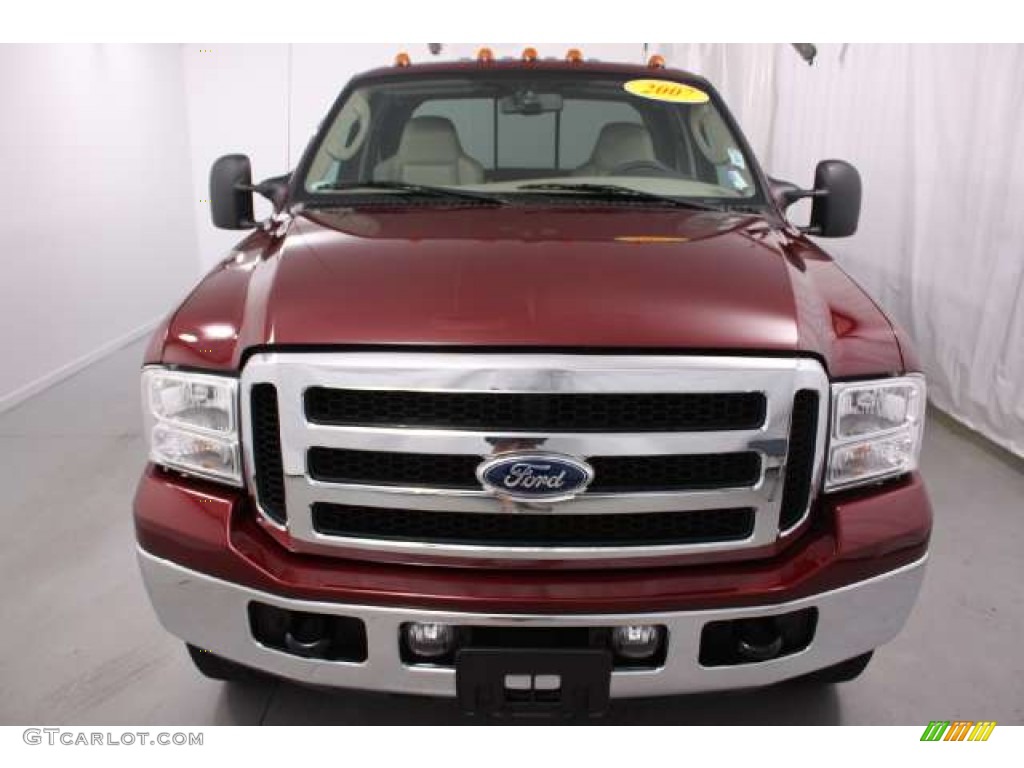 2007 F350 Super Duty Lariat Crew Cab 4x4 - Dark Toreador Red Metallic / Tan photo #2